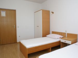 19129570-Ferienwohnung-8-Slatine-300x225-5