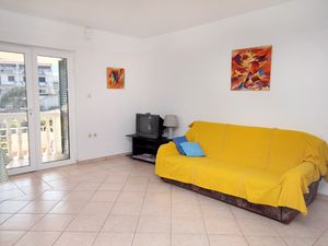 19128570-Ferienwohnung-4-Slatine-300x225-1