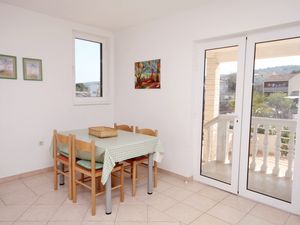 19128570-Ferienwohnung-4-Slatine-300x225-3