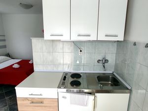 19168730-Ferienwohnung-2-Slatine-300x225-3