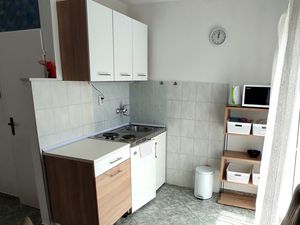 19168730-Ferienwohnung-2-Slatine-300x225-4