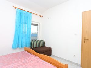 21666591-Ferienwohnung-5-Slatine-300x225-5