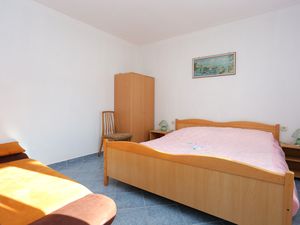 21666581-Ferienwohnung-3-Slatine-300x225-4