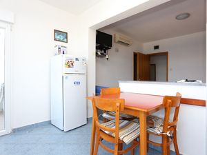 21666635-Ferienwohnung-3-Slatine-300x225-1