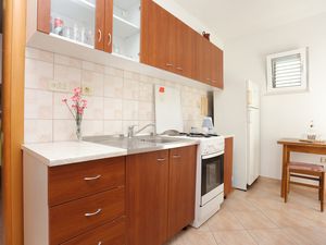 21701643-Ferienwohnung-3-Slatine-300x225-2