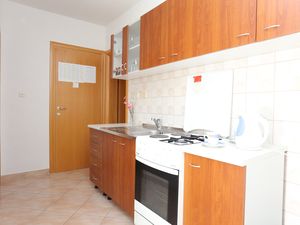 21701643-Ferienwohnung-3-Slatine-300x225-3