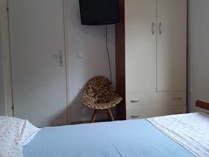 21701647-Ferienwohnung-2-Slatine-300x225-5