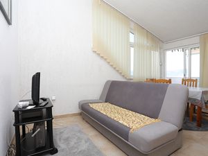 21701657-Ferienwohnung-6-Slatine-300x225-1