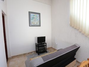 21701657-Ferienwohnung-6-Slatine-300x225-2