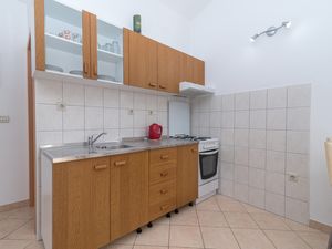 21943141-Ferienwohnung-4-Slatine-300x225-5