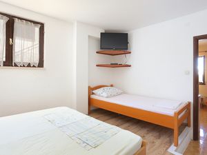 22095105-Ferienwohnung-3-Slatine-300x225-5