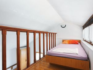 22095121-Ferienwohnung-3-Slatine-300x225-4