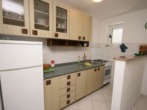 22347781-Ferienwohnung-5-Slatine-300x225-3