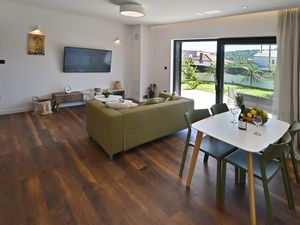 23916928-Ferienwohnung-3-Slatine-300x225-1