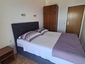 23928897-Ferienwohnung-4-Slatine-300x225-3