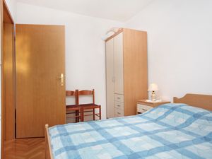 23928901-Ferienwohnung-4-Slatine-300x225-5