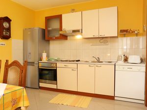 23931039-Ferienwohnung-5-Slatine-300x225-3