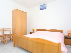 23932039-Ferienwohnung-5-Slatine-300x225-5