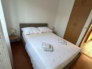 23926480-Ferienwohnung-4-Slatine-300x225-5