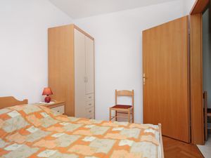 23928900-Ferienwohnung-2-Slatine-300x225-4