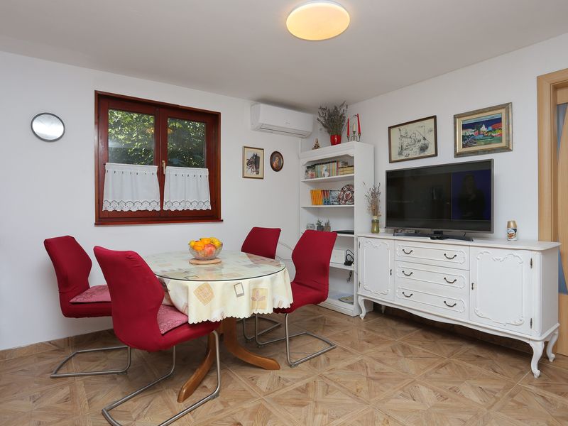 23929753-Ferienwohnung-4-Slatine-800x600-1