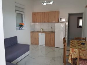 23931326-Ferienwohnung-2-Slatine-300x225-2