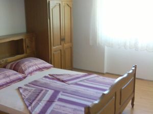 23931326-Ferienwohnung-2-Slatine-300x225-5