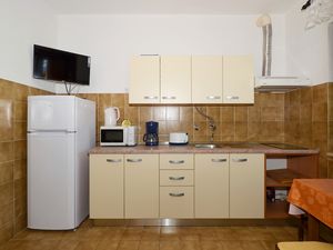 23931415-Ferienwohnung-4-Slatine-300x225-3