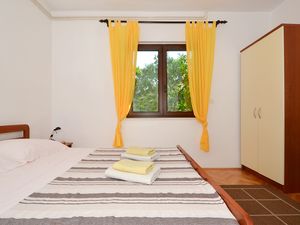 23931415-Ferienwohnung-4-Slatine-300x225-5