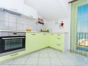 23926475-Ferienwohnung-4-Slatine-300x225-3