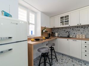 24018175-Ferienwohnung-4-Slatine-300x225-5