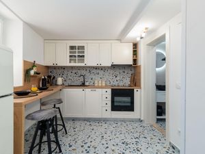 24018175-Ferienwohnung-4-Slatine-300x225-4