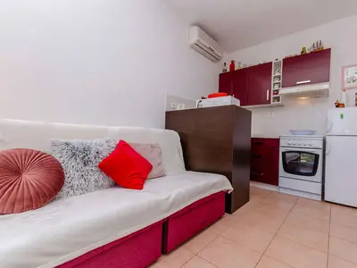 Ferienwohnung für 3 Personen (35 m²) in Slatine 9/10
