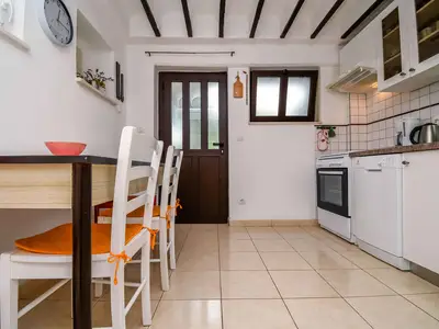 Ferienwohnung für 2 Personen (35 m²) in Slatine 6/10