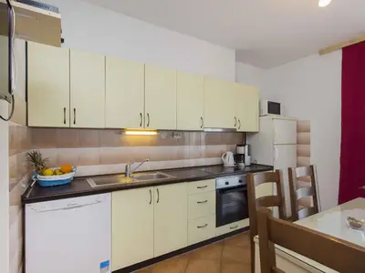 Ferienwohnung für 7 Personen (75 m²) in Slatine 7/10