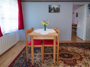 23933053-Ferienwohnung-3-Slunj-300x225-5