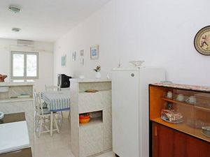 24058113-Ferienwohnung-6-Smokvica-300x225-3