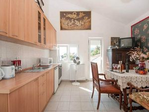 24058853-Ferienwohnung-4-Smokvica-300x225-3