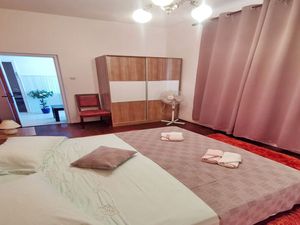 24058858-Ferienwohnung-9-Smokvica-300x225-4