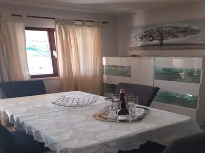 DiningRoom