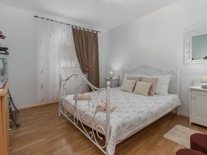 23737623-Ferienwohnung-4-Smrika-300x225-3