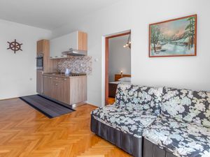 23755946-Ferienwohnung-2-Smrika-300x225-3