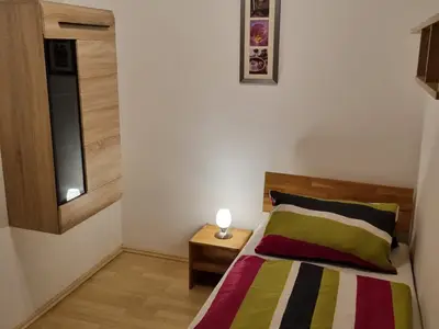 Schlafzimmer mit Einzelbett