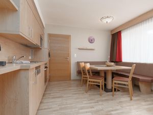 23697747-Ferienwohnung-3-Sölden (Tirol)-300x225-5