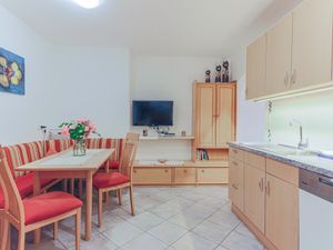 23895944-Ferienwohnung-7-Söll-300x225-3