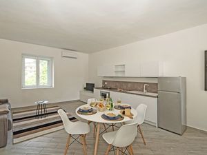 23686458-Ferienwohnung-6-Soiano Del Lago-300x225-5