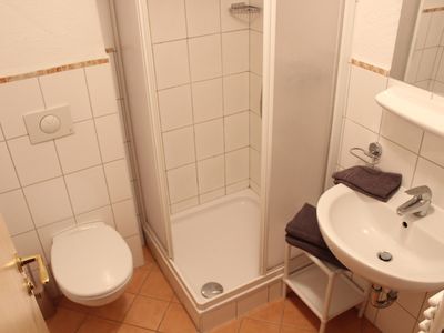 2. Badezimmer (Dusche/WC)