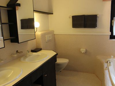 1. Badezimmer (Bad/Dusche/WC)