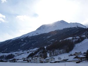 Blick auf die umliegende Landschaft im Winter