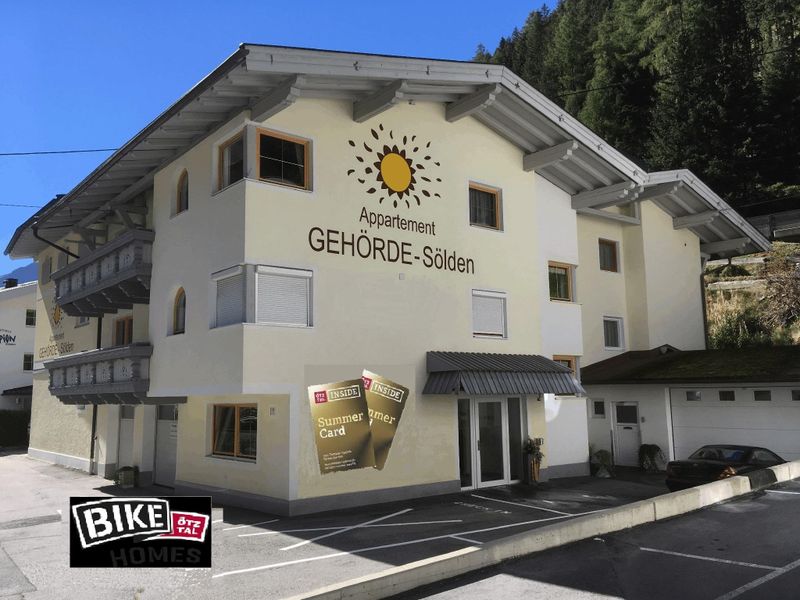 Haus mit Logo Haus mit Logo